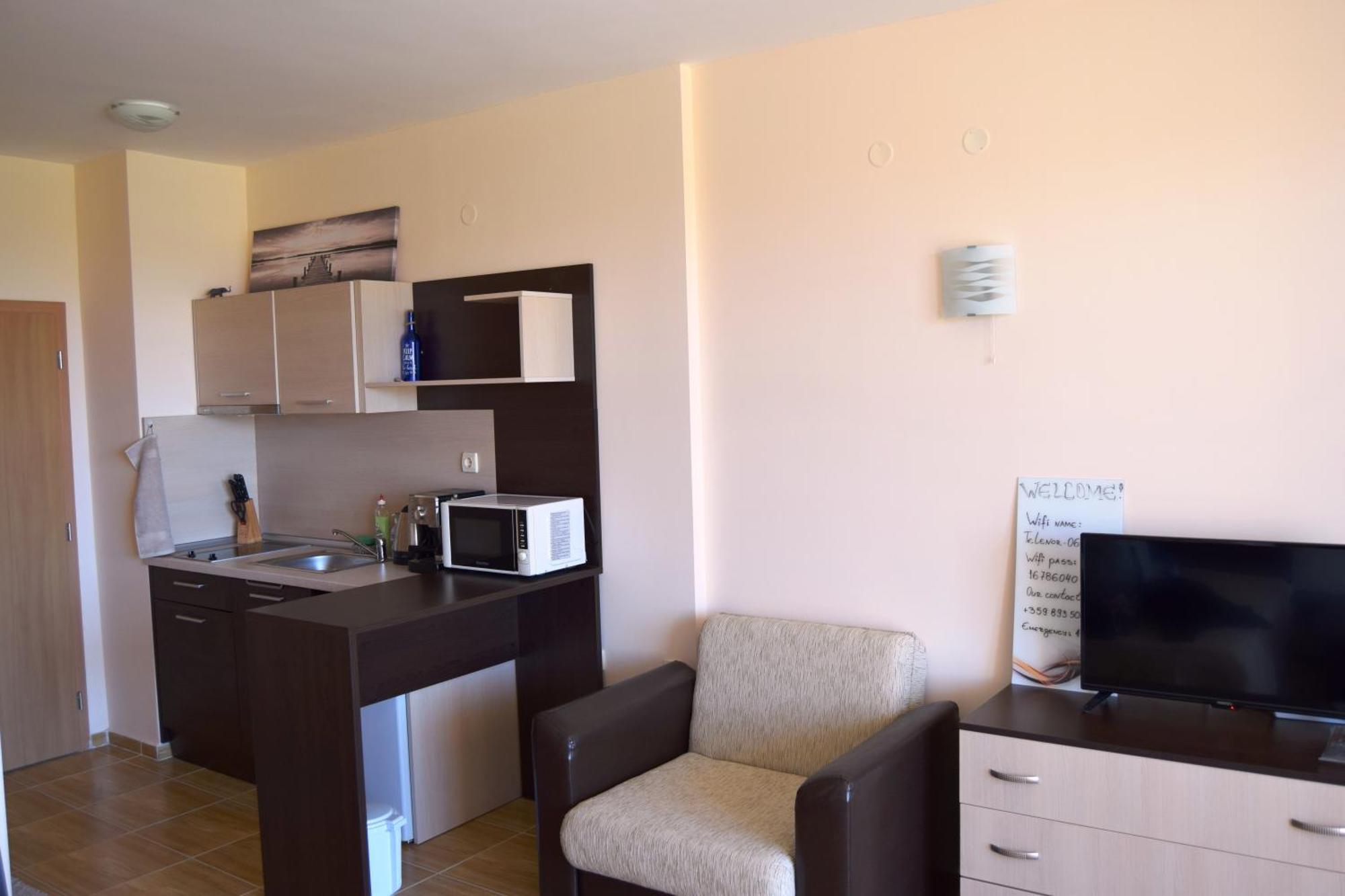 Bright Studio With Parking & Pool Sveti Vlas Eksteriør billede