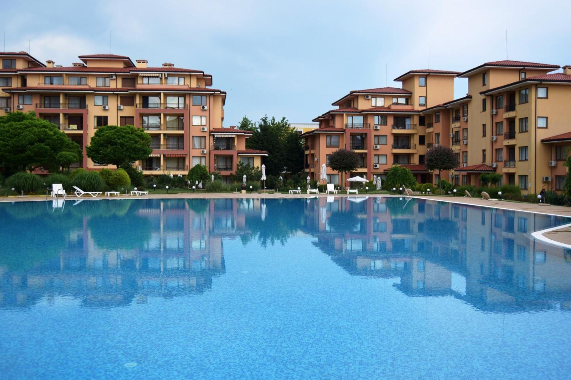 Bright Studio With Parking & Pool Sveti Vlas Eksteriør billede